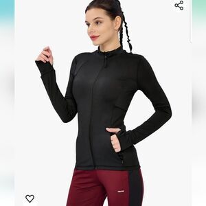 Women’s mock neck zip up spring sports jacket NWT White